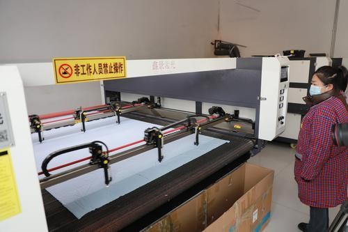 营里镇 工厂建到家门口 动漫科技致富路越走越宽